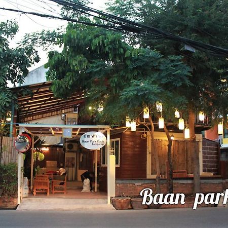 Baan Park Raak Backpacker Hostel Chiang Mai Extérieur photo