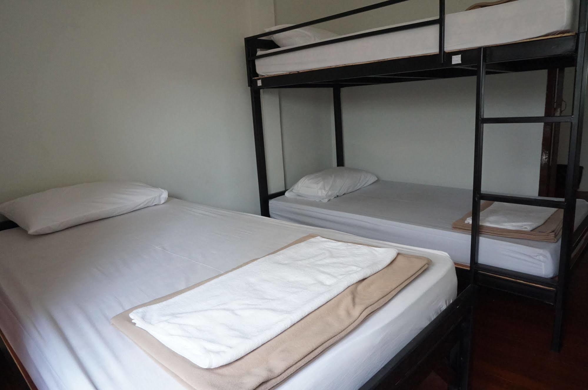 Baan Park Raak Backpacker Hostel Chiang Mai Extérieur photo