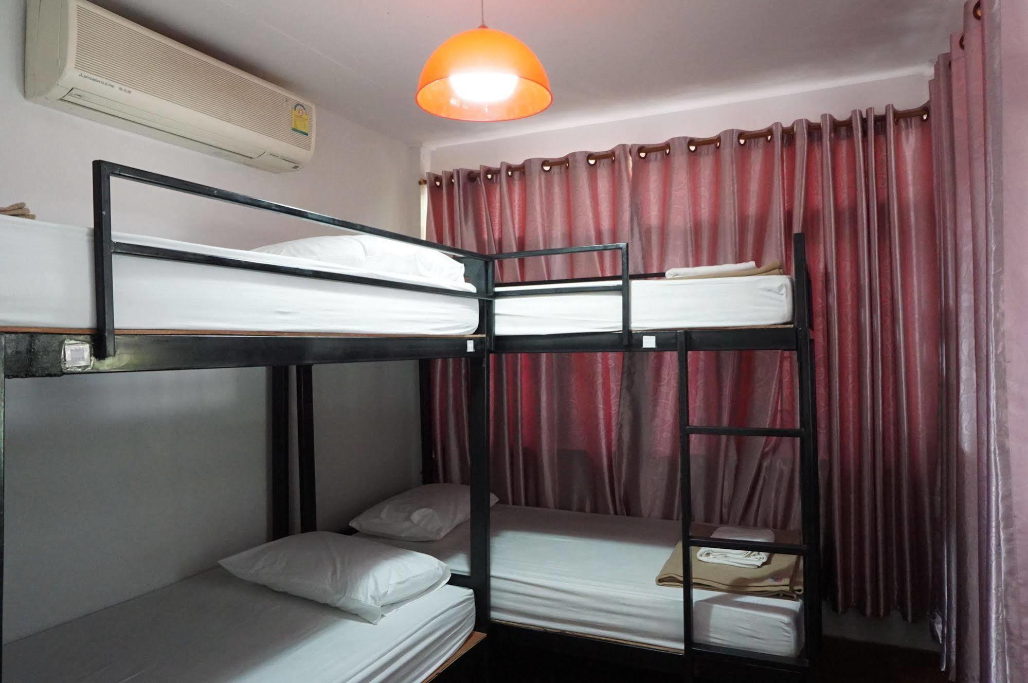 Baan Park Raak Backpacker Hostel Chiang Mai Extérieur photo