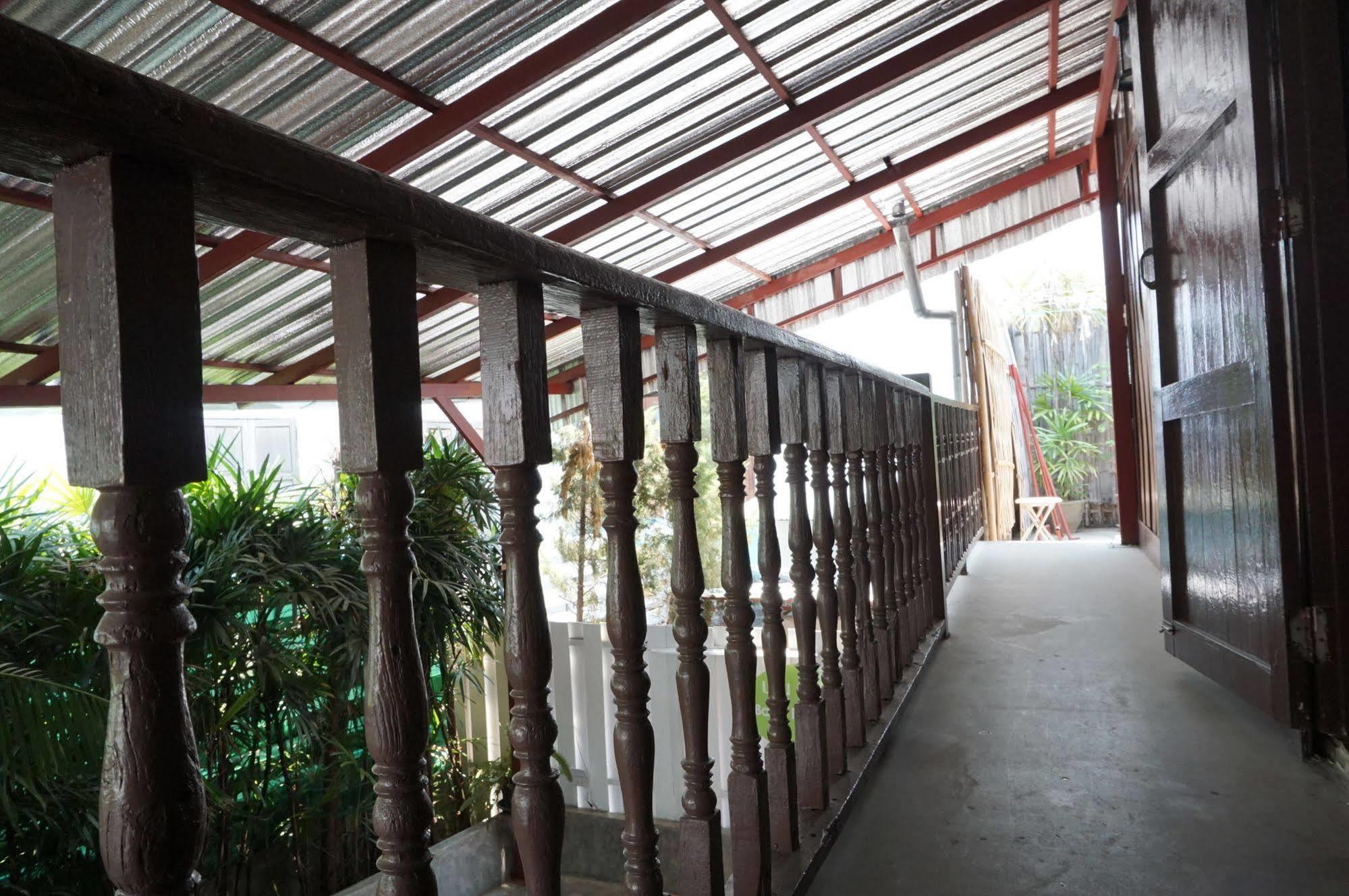 Baan Park Raak Backpacker Hostel Chiang Mai Extérieur photo